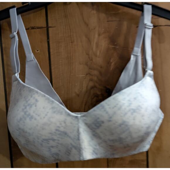 Secret Treasures Push Up 34 C 34C Bra Underwire Padded Snake Silver White Smooth - Picture 1 of 3